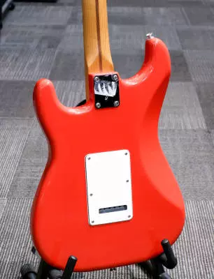 Fender - Limited Edition Player Stratocaster, Roasted Maple Fingerboard - Fiesta Red 2
